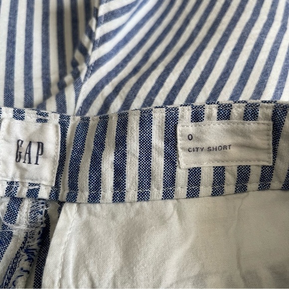Gap City Blue Striped Women's Shorts Size 0 Summer Casual - Picture 7 of 8